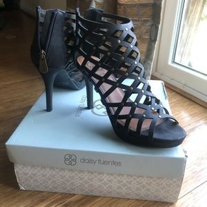 3 for $33 🎀 Black Strappy Heels❗️RUNS LARGE